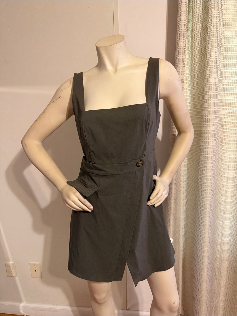 Sleeveless Square Neck Mini Romper in olive green